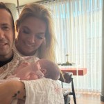 Demet Akalın’dan Berkay ve Özlem Ada Şahin’in Minik Kızı Mihre’ye Ziyaret