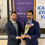 ADIYAMAN (PERRE) - Şeriban ÖZÇAKMAK - Adıyaman Nemrut Rotary Kulübü'nde 2025-2026 Dönem Başkanı Kerem Oranlı, görevini düzenlenen devir teslim töreniyle 2026-2027 Dönem Başkanı Emrah Candar'a devretti.