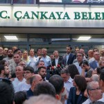 ANKARA (PERRE) - (Şeriban ÖZÇAKMAK) - Çankaya Belediye Başkanı Hüseyin Can Güner'in gözaltına alınması, CHP Ankara İl Örgütü'nün çağrısıyla Ankara'da protesto edildi.