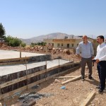 ADIYAMAN (PERRE) - Adıyaman'ın Kahta ilçesinde, Kahta Kaymakamı Muhammed Üsame Soysal, Işıktepe ve Damlacık köylerini ziyaret ederek yürütülen çalışmaları yerinde inceledi.