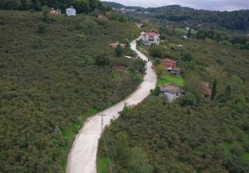 Ordu Ünye’de 1,8 Kilometrelik Yolda Beton Çalışması Sürüyor