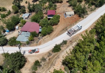 Mersin Büyükşehir’den Balandız’a Üretici Yolu Desteği