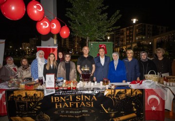 Başkan Sami Er, İbn-i Sina Haftası Etkinliğinde Vatandaşlarla Buluştu