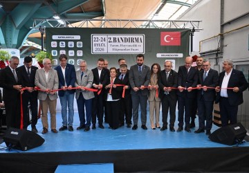 Bandırma’da Üreticiler Buluştu: Tarım ve Hayvancılık Fuarı Açıldı