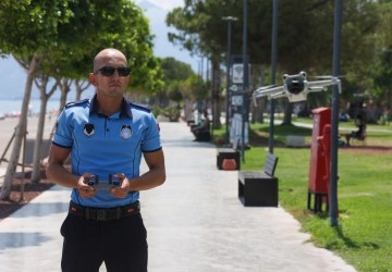 Konyaaltı Sahili’nde Drone Destekli Zabıta Denetimi Başladı