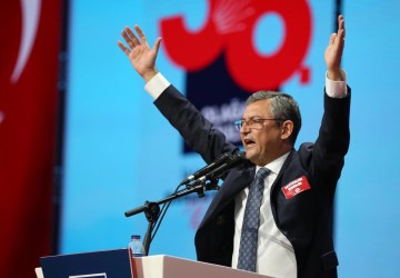 Özgür Özel’den Yeni Parti Hamlesi: 91 Vekille YENİ Parti’ye Katıldı