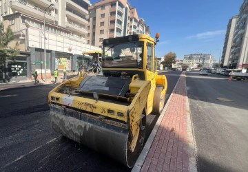 Bursa’da Erdoğan Caddesi’nde Asfalt ve Çevre Düzenleme Çalışmaları