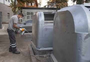 Bornova’da Mahalle Temizliği Seferberliği Sürüyor