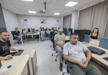 Mersin’de Gençlere Yönelik Dijital Beceri Eğitimleri Sürüyor