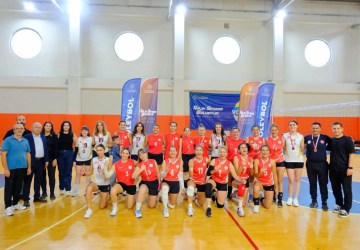 İzmir’de Kadınlar Voleybol Şampiyonu İl Millî Eğitim Müdürlüğü Oldu