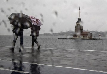 İstanbul İçin Yağış Uyarısı: Sıcaklıklar Mevsim Normallerinin Altına İnecek