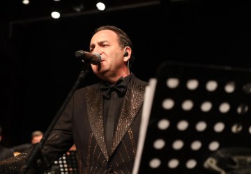 Sakarya’da Zeki Müren Şarkıları Konseri Yoğun İlgi Gördü