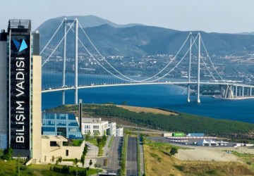 Osmangazi Köprüsü’nde Uluslararası Cumhuriyet Koşusu Heyecanı