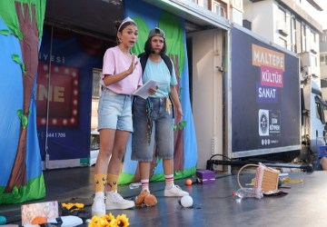 Maltepe’de Miniklere Açık Havada Tiyatro Keyfi
