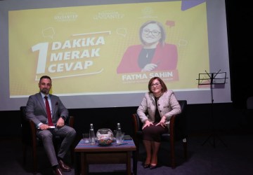 Fatma Şahin, 300 Öğrenciyle Buluşarak Sorularını Yanıtladı