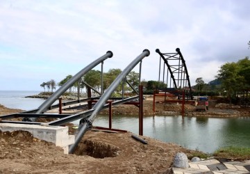 Turnasuyu Kordon Park’ta Yaya Köprüsü Çalışmaları Sürüyor