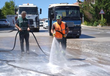 Keçiören’de Temizlik Seferberliği: Sokaklar Işıldıyor