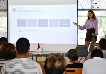 Beylikdüzü’nde Geleceğin İletişim Yetkinlikleri Ele Alındı