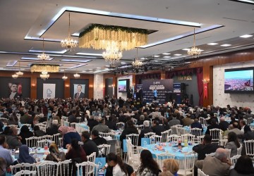 Başkan Ahmet Akın, Muhtarlar ve Aileleriyle Bir Araya Geldi