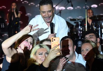 Cenk Eren, 30 Yıllık Müzik Kariyerini Özel Konserle Taçlandıracak