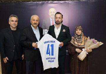 Gebze’de Dursun Ali Arslan Anısına Voleybol Turnuvası Başladı