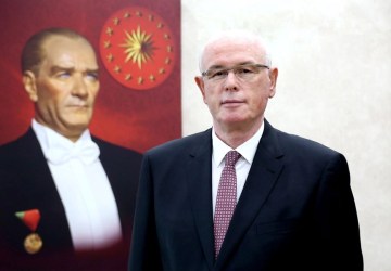 Kazım Kurt CHP’den Ayrıldı: “Mücadeleye Yeni Partide Devam”