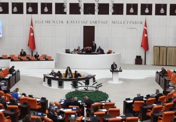 Türk Kızılay Kanunu Teklifi TBMM’de Görüşüldü: Muhalefetten Denetim ve Şeffaflık Eleştirisi