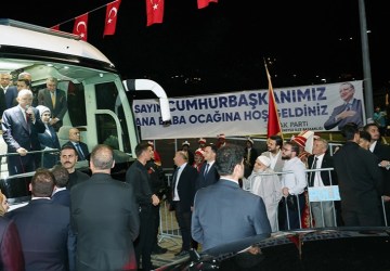 Cumhurbaşkanı Erdoğan, Rize’de Güneysu’ya Gitti