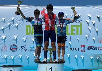 Sakarya’nın Sporcuları Güreş ve Bisiklette Madalyaları Topladı