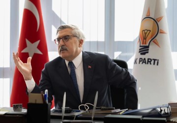 Yayman’dan Özgür Özel’e “Yabancı Basın” Tepkisi