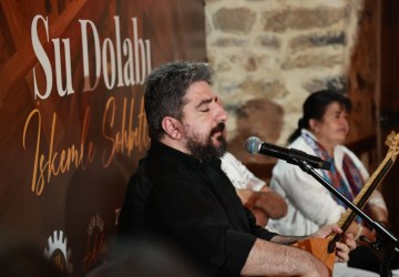 İskemle Sohbetleri’nde Neşet Ertaş Ezgileri