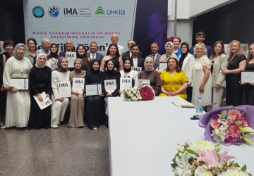 Moda Tasarımında Kalıp ve Model Programı Mezunlarını Verdi