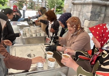 Erzurum’da Muharrem Bereketi: 810 Kişilik Aşure İkramı