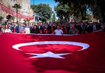 Bursa’nın Kurtuluşunun 104. Yılı Coşkuyla Kutlandı