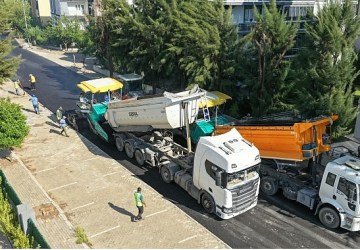 Başkan Çerçioğlu'nun Çalışmalarıyla Efeler'in Yolları Yenileniyor