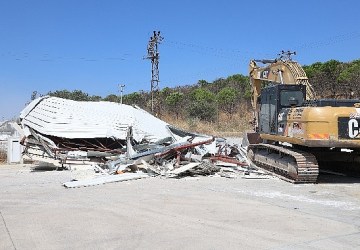 Nilüfer'de iki yıkım birden