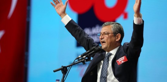 Özgür Özel’den Yeni Parti Hamlesi: 91 Vekille YENİ Parti’ye Katıldı