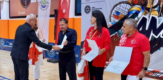 50 Yıllık Karate Emeğine Anlamlı Ödül