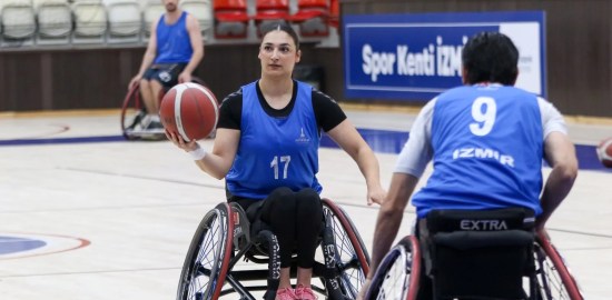 İzmir’in Tekerlekli Sandalye Basketbol Takımı Yeni Sezona Hazırlanıyor