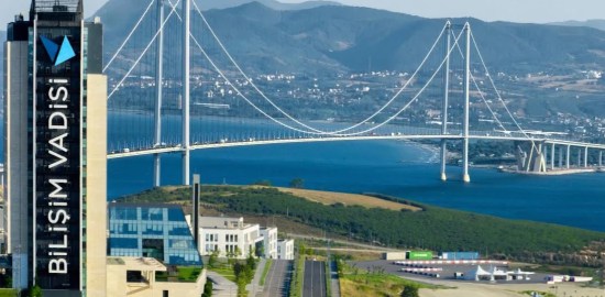 Osmangazi Köprüsü’nde Uluslararası Cumhuriyet Koşusu Heyecanı