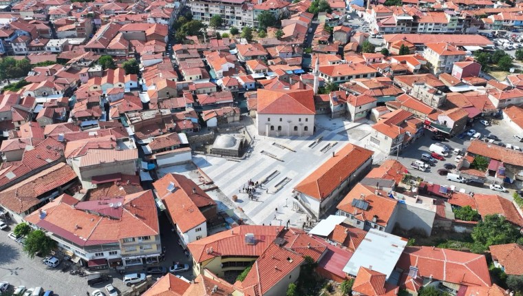 Kula Eski Pazar Yeri Modern Meydana Dönüşüyor