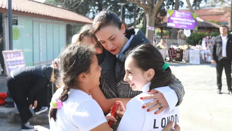 Efes Selçuk Belediyesi’nden Öğrencilere Yeni Eğitim Döneminde Destek
