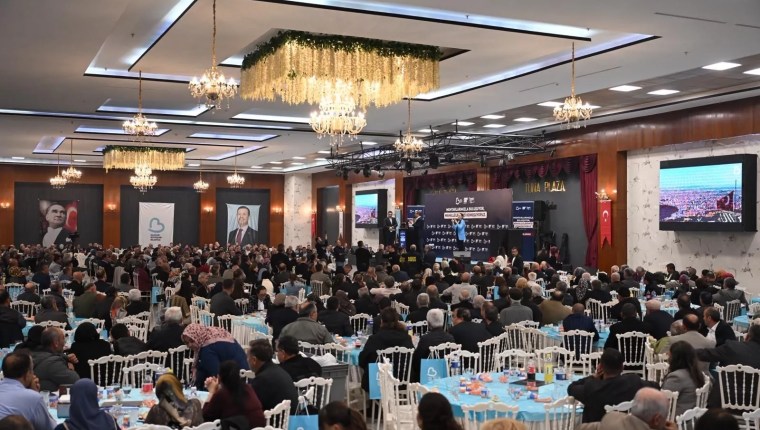Başkan Ahmet Akın, Muhtarlar ve Aileleriyle Bir Araya Geldi