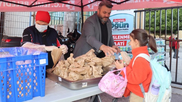 İzmit Belediyesi’nden Öğrencilere Sağlıklı İkramlık Desteği