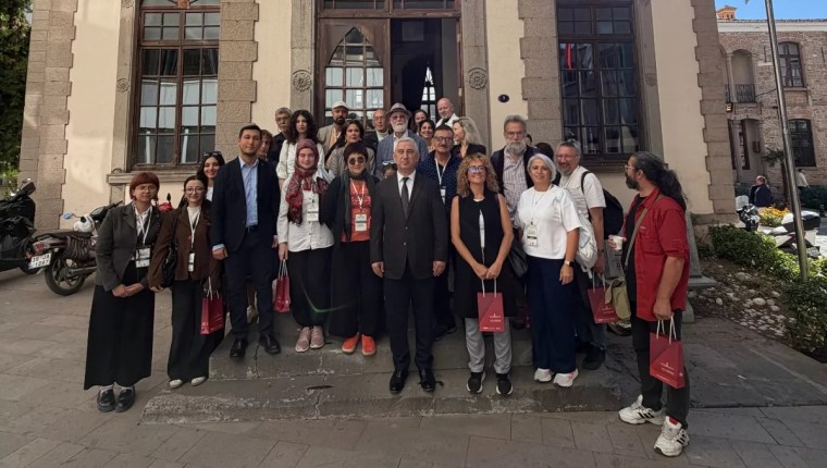 10. İzmir Uluslararası Edebiyat Festivali Sanatseverlerle Buluştu