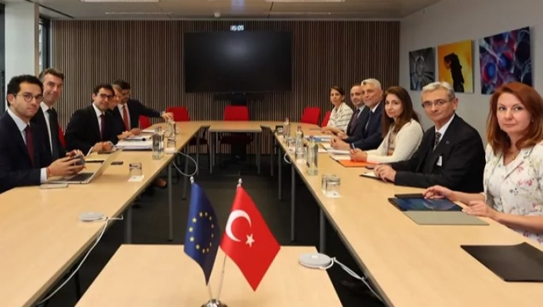 Bakan Bolat, AB Yetkilisi Sejourne ile Türkiye-AB İlişkilerini Görüştü