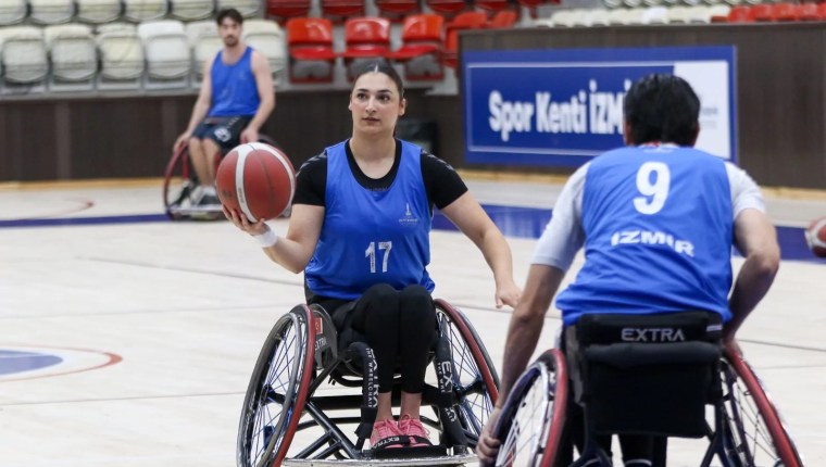 İzmir’in Tekerlekli Sandalye Basketbol Takımı Yeni Sezona Hazırlanıyor