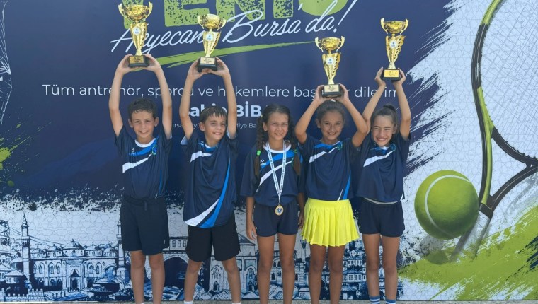 Bursa’da 8-9-10 Yaz Kupası’nda Büyükşehir Belediyespor Başarısı