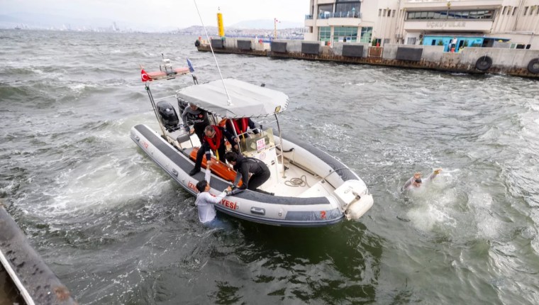 İzmir Körfezi’nde Yangın Senaryolu Deniz Tatbikatı