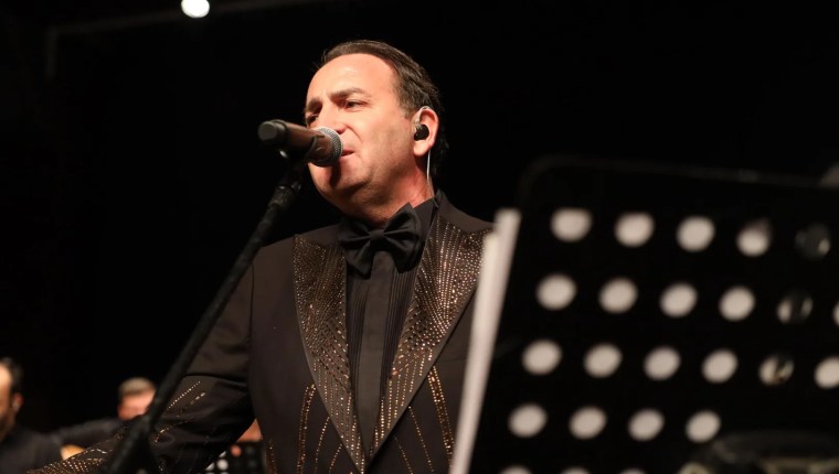 Sakarya’da Zeki Müren Şarkıları Konseri Yoğun İlgi Gördü